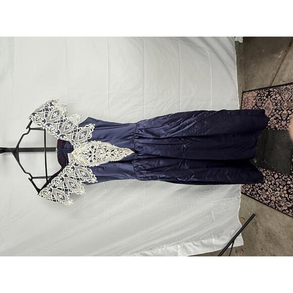 Jessica McClintock Dresses & Skirts - Gunne Sax Jessica McClintock Blue Dress With Intricate Neckline 7/8